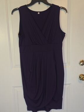 Sleeveless V-Neck Midi Dress in Deep Purple